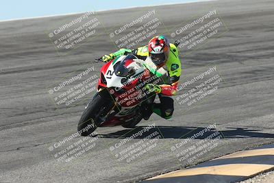 media/Oct-13-2025-Moto Forza (Mon) [[a66d839500]]/3-B Group/Session 2 (Bowl)/